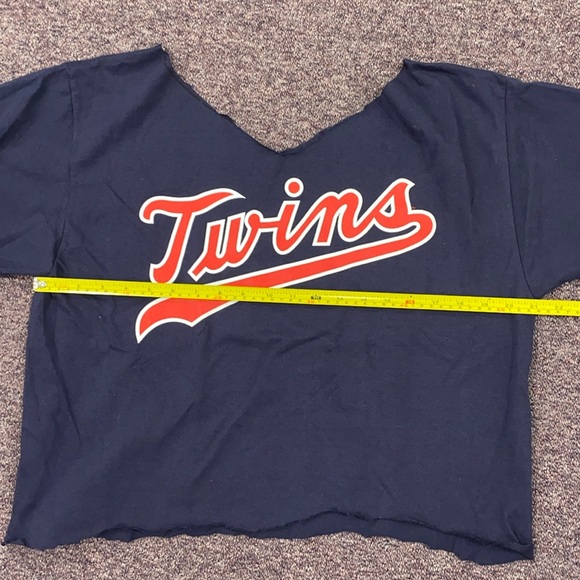 MLB Baseball Graphic T-Shirts - neck and bottom cut - Giants & Twins Blyleven 28 - Picture 3 of 4